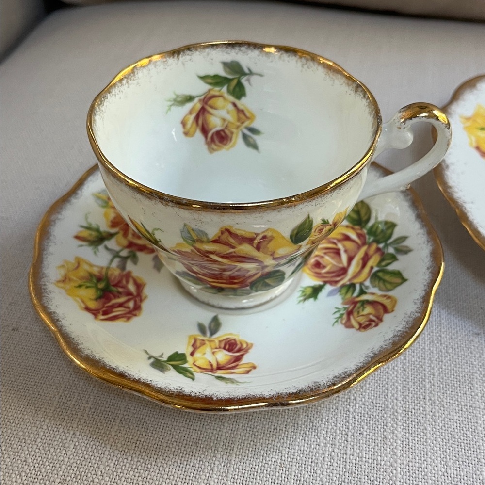 Beautiful Vintage Royal Standard Romany Rose Tea Set - Picture 4 of 8